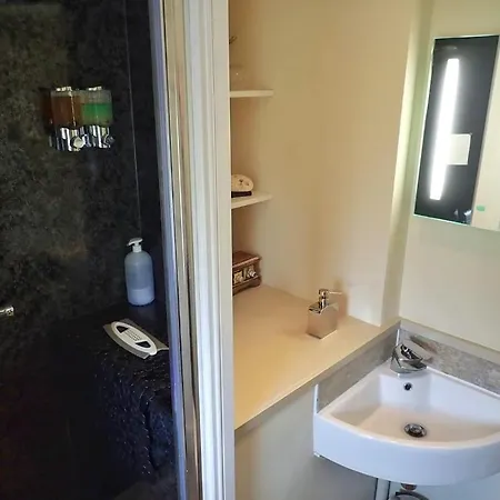 Bed & Breakfast Bollam *