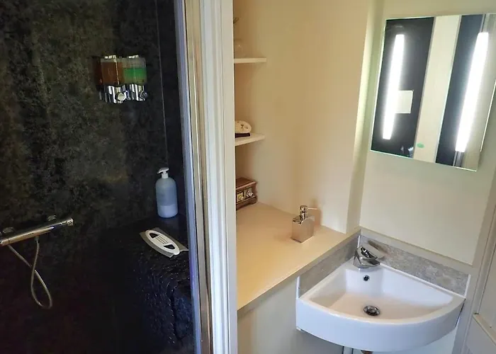 Bed & Breakfast Bollam 4*